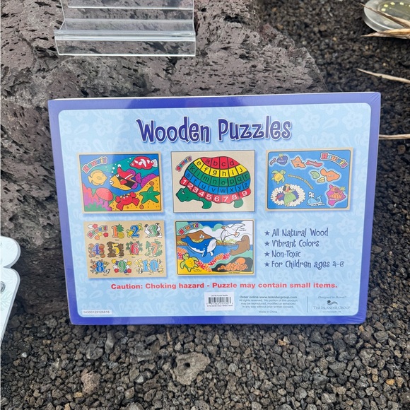 Hawaiian Collectible Bundle – Surf Van, Solar Hula Doll & Puzzle - Picture 9 of 9